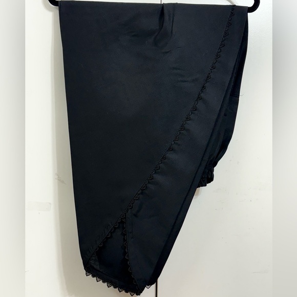 Ladies cotton tulip shalwar/pant . Free size - Picture 3 of 5